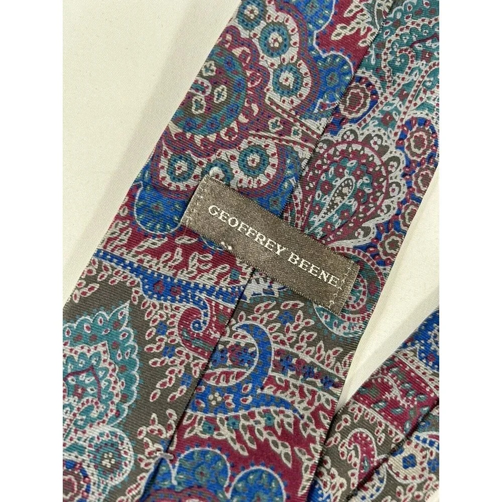 VTG Geoffrey Beene Paisley Made In USA Italian Silk Fabric Neck Tie 57x3.5